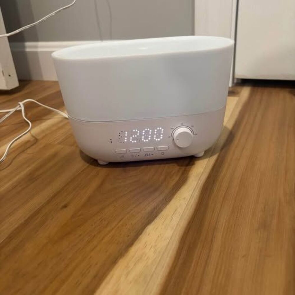 Never used diffuser/ clock